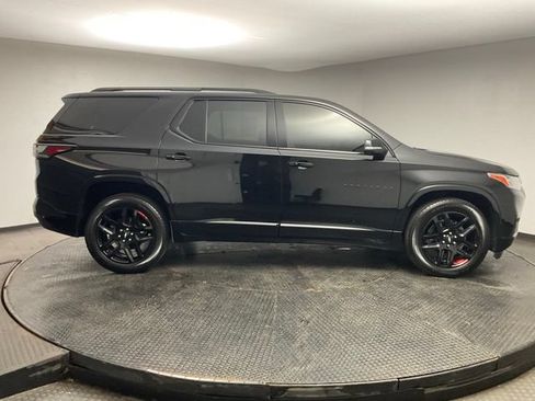Certified 2021 Chevrolet Traverse Premier w/ Redline Edition AWD/4WD image 9