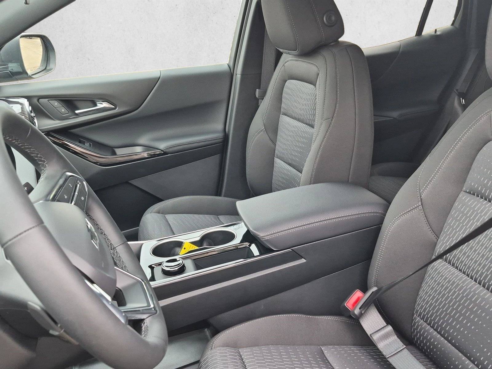New 2027 Chevrolet Equinox LT w/ Midnight Edition FWD image 4