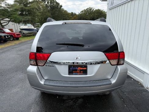 Used 2011 Mitsubishi Endeavor LS image 4