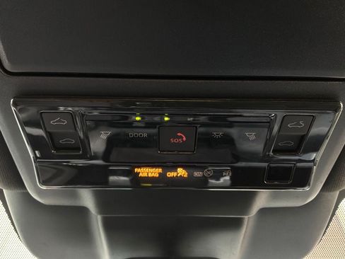 Used 2026 Toyota RAV4 XSE AWD/4WD image 19