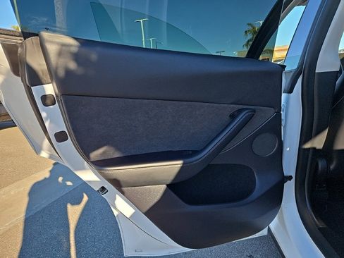 Used 2023 Tesla Model Y Long Range image 20