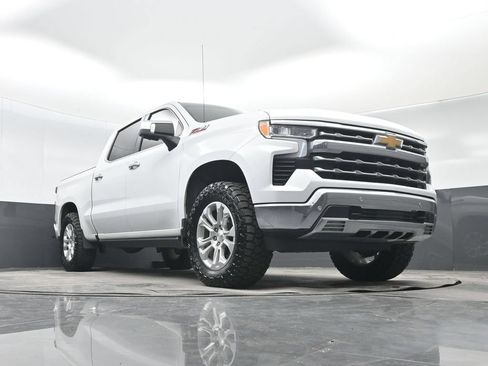 Used 2022 Chevrolet Silverado 1500 LTZ w/ LTZ Premium Package AWD/4WD image 33