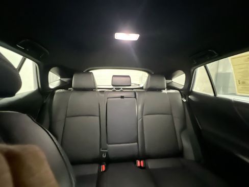 Used 2023 Toyota Venza XLE AWD/4WD image 33