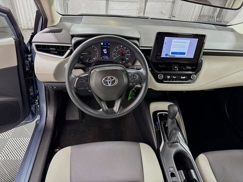 Used 2025 Toyota Corolla LE FWD image 16