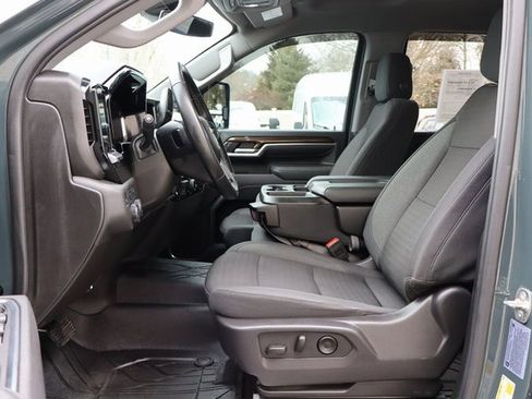 Used 2025 Chevrolet Silverado 3500 LT image 23