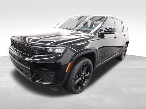 Used 2022 Jeep Grand Cherokee L Laredo image 6