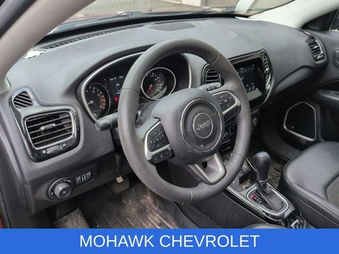 Used 2021 Jeep Compass Latitude w/ Sun and Sound Group AWD/4WD image 9