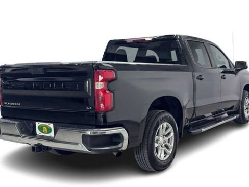 Used 2022 Chevrolet Silverado 1500 LT RWD image 2