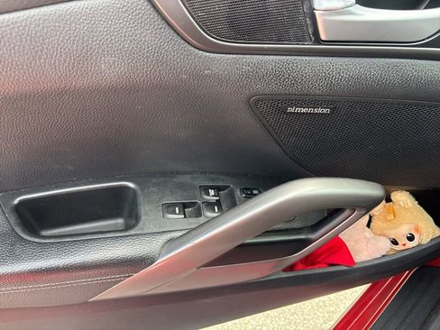 Used 2016 Hyundai Veloster Turbo FWD image 12