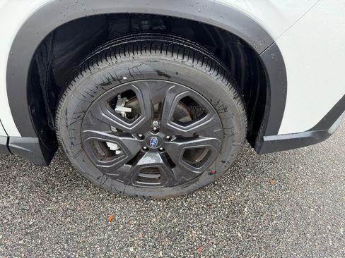 Used 2025 Subaru Ascent Bronze Edition image 4