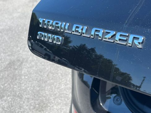 Used 2025 Chevrolet TrailBlazer LT AWD/4WD image 14