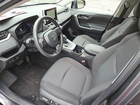 Used 2025 Toyota RAV4 XLE image 20