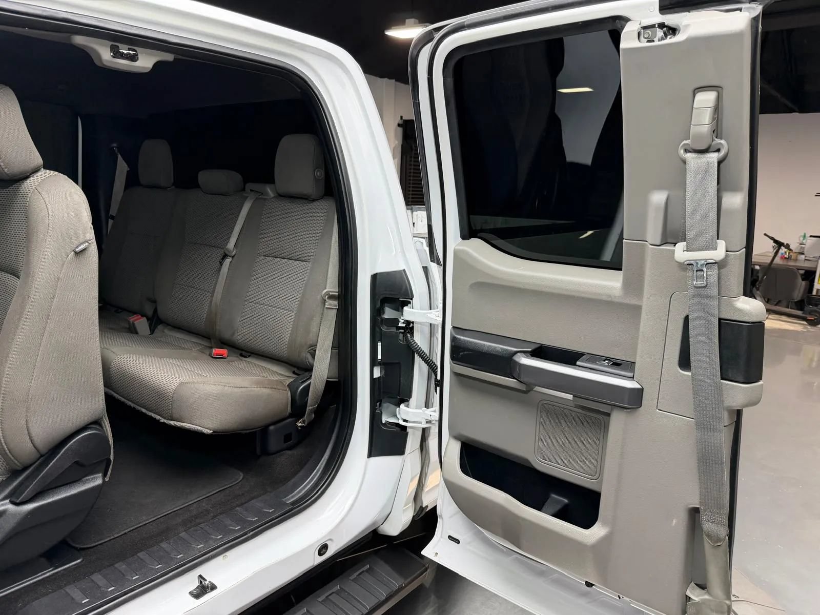 Used 2018 Ford F150 XLT w/ Equipment Group 301A Mid RWD image 14