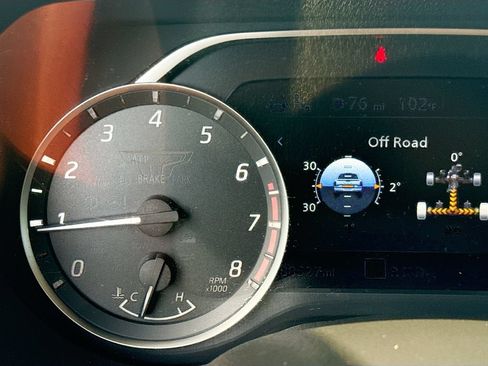 Used 2022 Nissan Titan SV RWD image 13