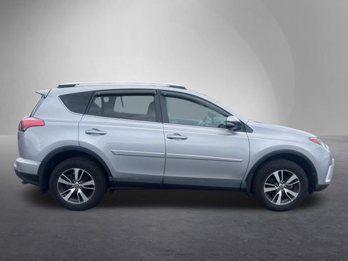 Used 2016 Toyota RAV4 XLE w/ Protection Package AWD/4WD image 2