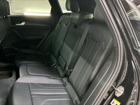 Used 2025 Audi Q5 e Premium Plus w/ Premium Plus Package image 28