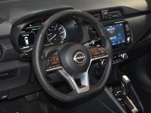 New 2025 Nissan Versa SR w/ Trunk Package image 2