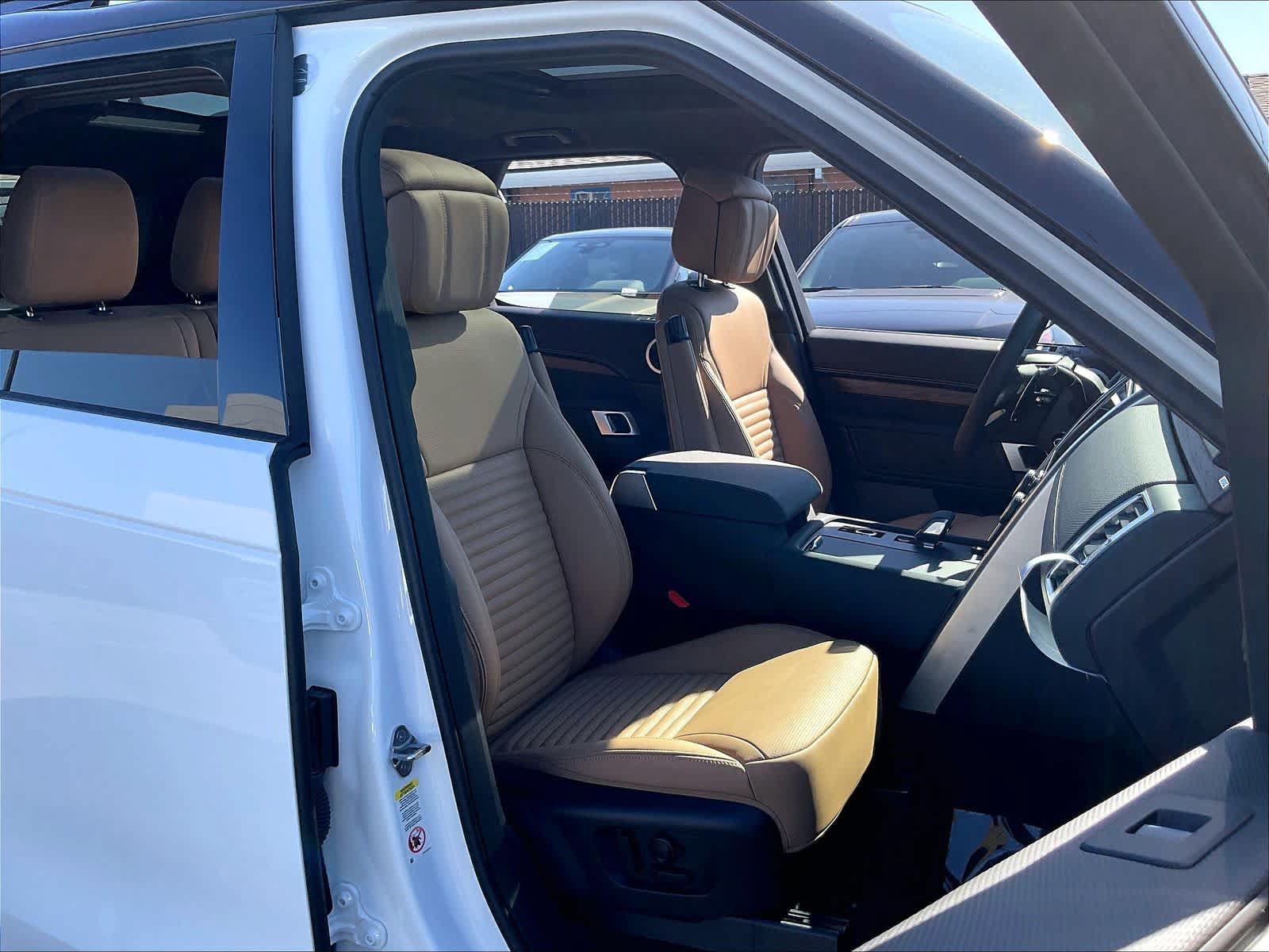 New 2026 Land Rover Discovery Dynamic SE AWD/4WD image 30
