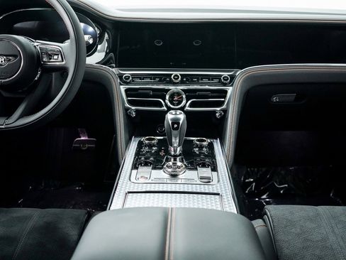 New 2025 Bentley Flying Spur Plug-In Hybrid image 32