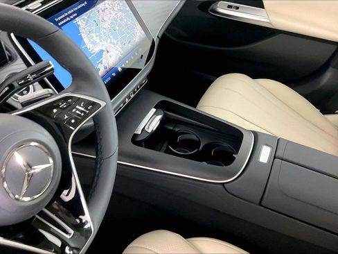 New 2026 Mercedes-Benz E 350 4MATIC Sedan image 8