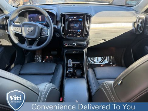 Used 2024 Volvo XC40 B5 Ultimate w/ Protection Package Premier image 2