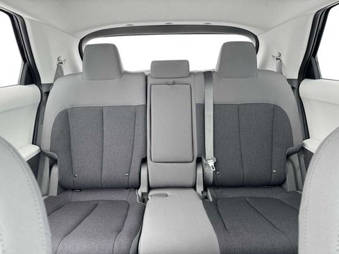 New 2025 Hyundai Ioniq 5 SE image 16