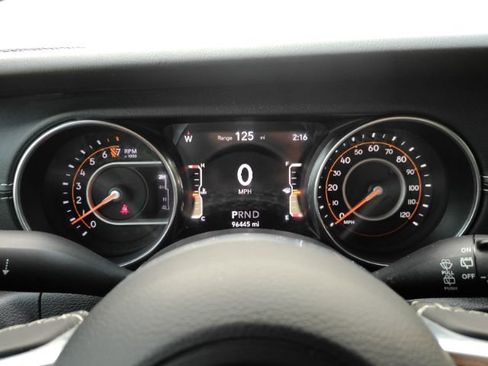 Used 2019 Jeep Wrangler Unlimited Sahara AWD/4WD image 37