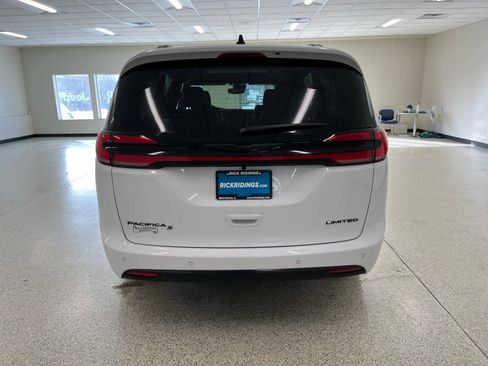 New 2026 Chrysler Pacifica Limited w/ S Appearance Package FWD image 6