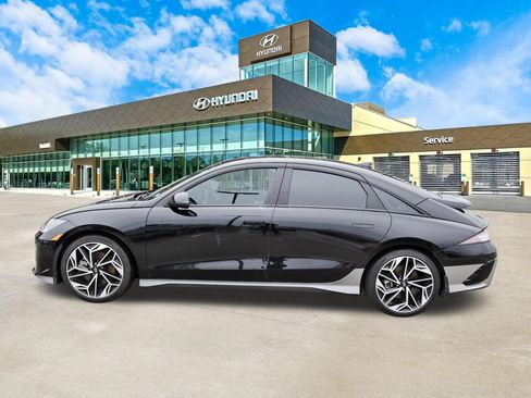 Certified 2024 Hyundai Ioniq 6 SEL RWD image 9