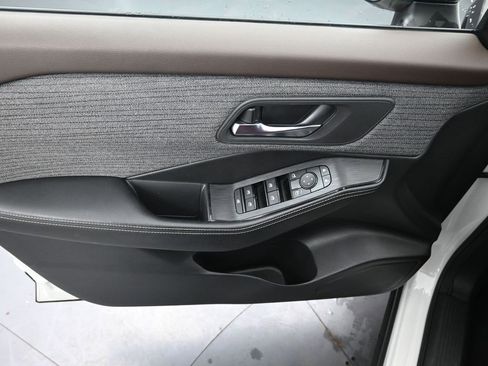 Used 2023 Nissan Rogue SV image 20