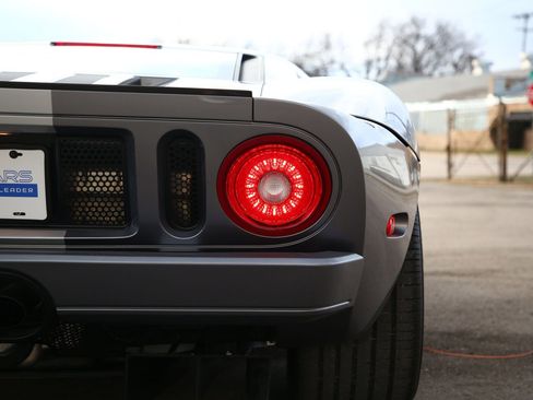 Used 2006 Ford GT image 23