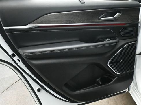 Used 2021 Jeep Grand Cherokee L Overland w/ Advanced Protech Group III image 15