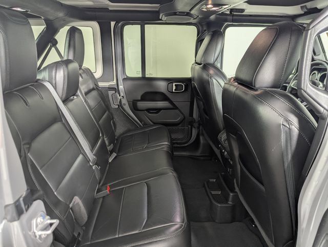 Used 2023 Jeep Wrangler Unlimited Sahara AWD/4WD image 28