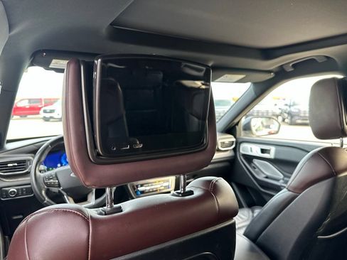 Used 2020 Ford Explorer Platinum w/ Premium Technology Package AWD/4WD image 28
