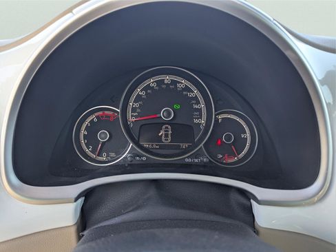 Used 2019 Volkswagen Beetle S image 27