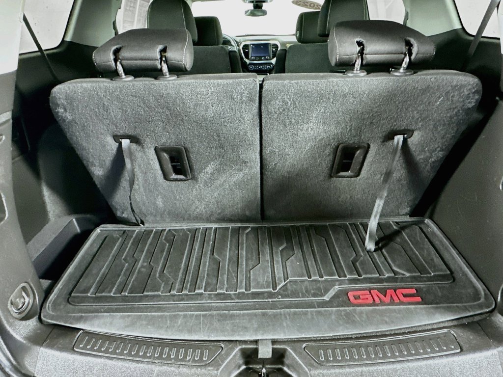 Used 2023 GMC Acadia SLE w/ Driver Convenience Package FWD image 33