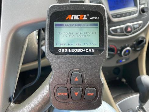 Used 2014 Hyundai Accent GLS image 41