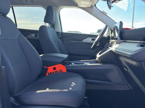 Used 2025 Ford Explorer Active image 19