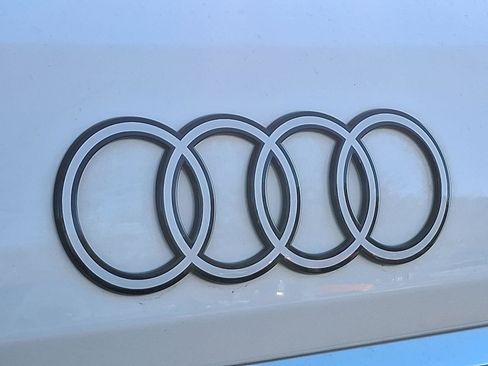 Certified 2025 Audi Q7 Premium Plus image 31