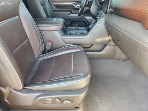 Used 2024 GMC Sierra 3500 Denali w/ Denali Reserve Package image 17