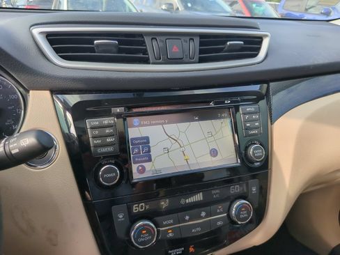 Used 2016 Nissan Rogue SL w/ SL Premium Package AWD/4WD image 9