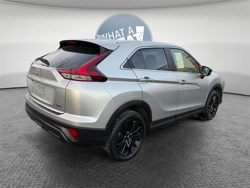 Used 2024 Mitsubishi Eclipse Cross LE image 3