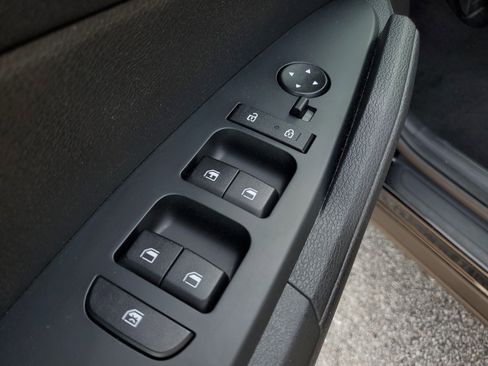 Used 2025 Kia Sportage LX FWD image 18