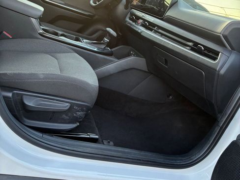 Used 2025 Kia K4 LXS image 12