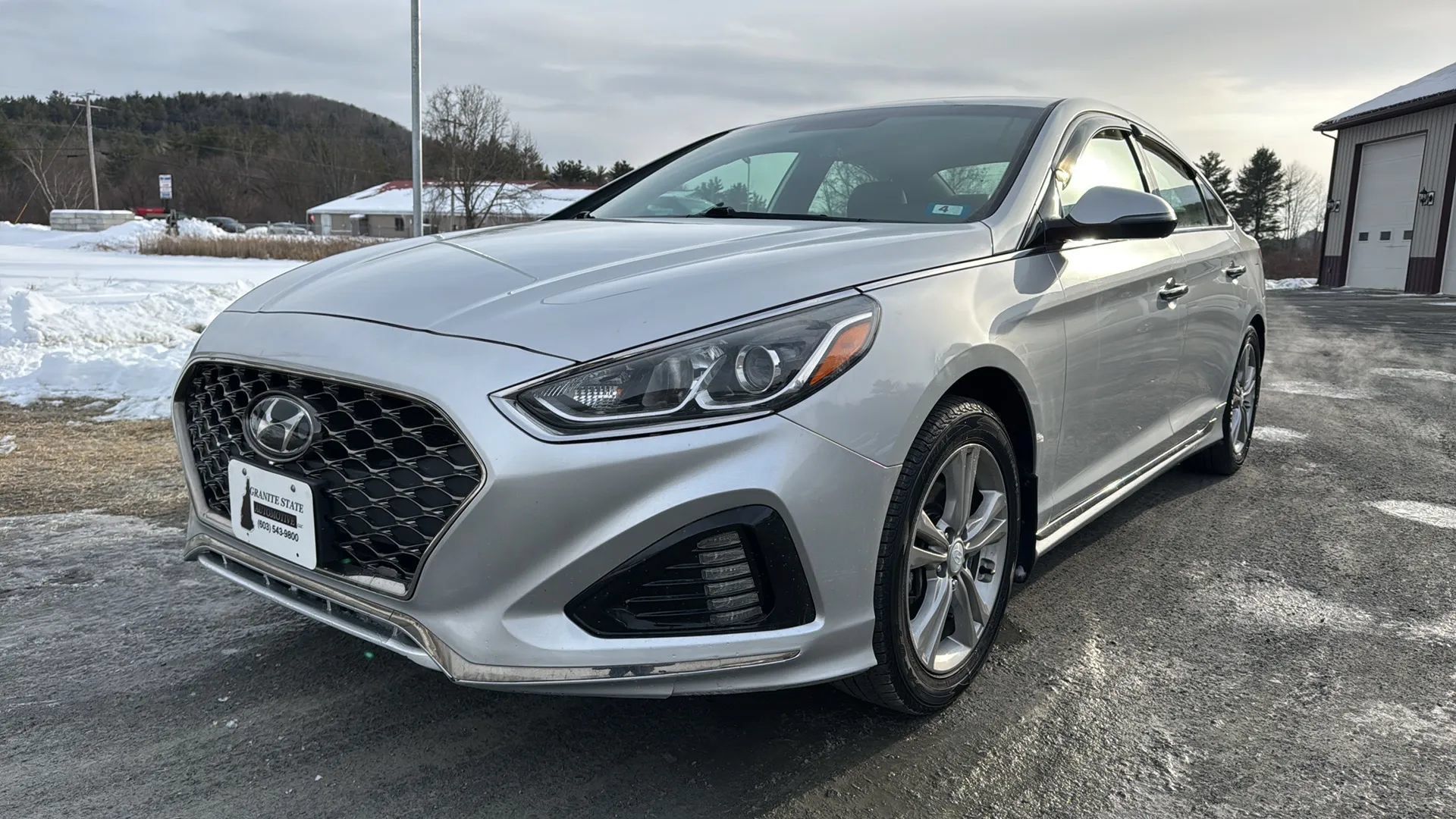 Used 2018 Hyundai Sonata Sport FWD image 2