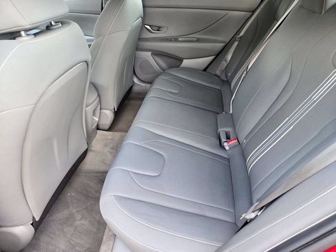 Used 2024 Hyundai Elantra SEL FWD image 19