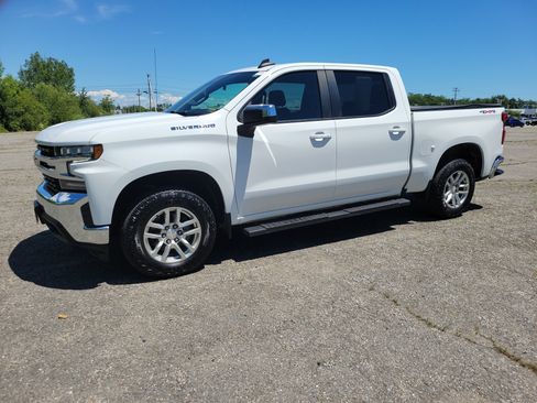 Used 2021 Chevrolet Silverado 1500 LT AWD/4WD image 1
