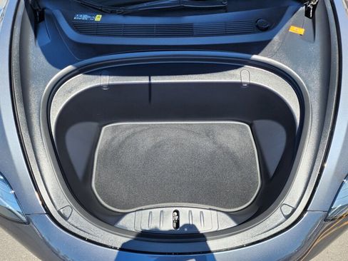 Used 2018 Tesla Model 3 Long Range RWD image 9