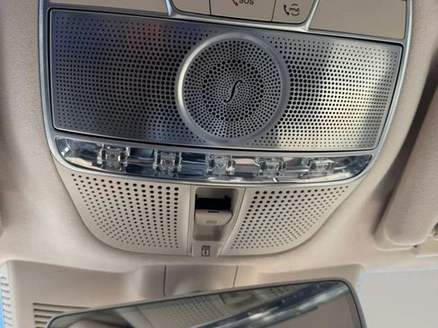 Used 2019 Mercedes-Benz S 560 Sedan image 25