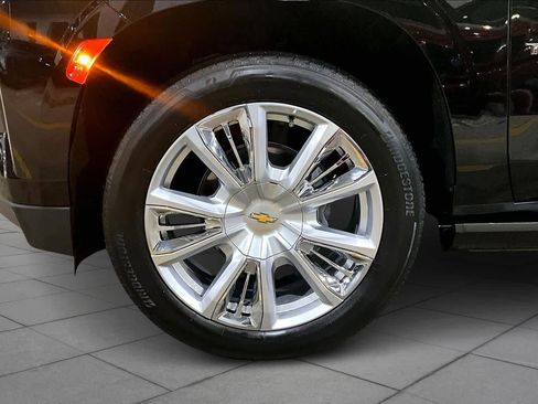 Used 2024 Chevrolet Tahoe High Country AWD/4WD image 18